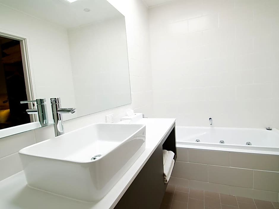 Posthouse Motor Lodge