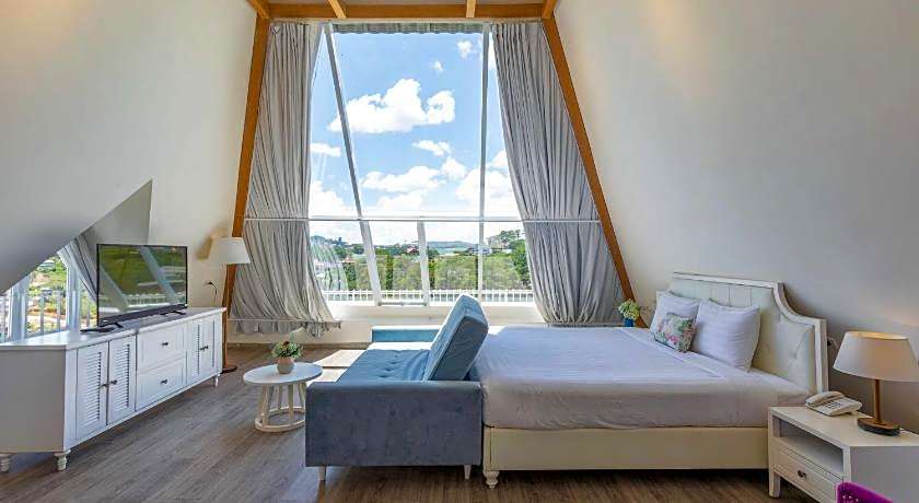 Dalat De Charme Village