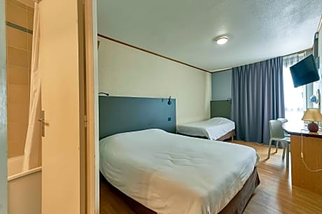 Standard Room - 1 Double Bed