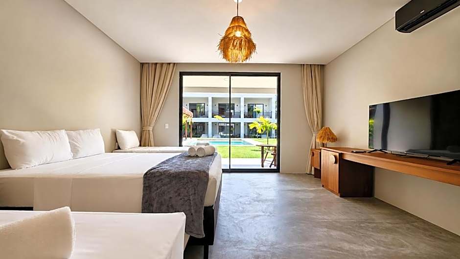 Photo 1 of 10 of Suite, Pool View