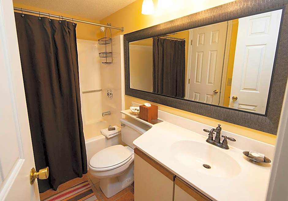 Photo 1 of 6 of 2 Bedroom