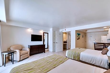 Deluxe Room with Two Double Beds with Roll-in Shower - Disability Access/Non-Smoking
