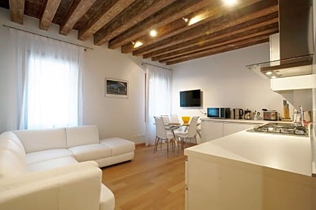The Lion's House APT2
