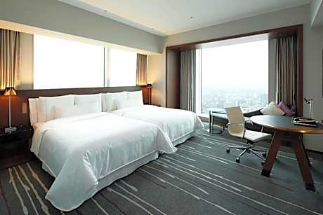 Club Deluxe Twin, Executive lounge access