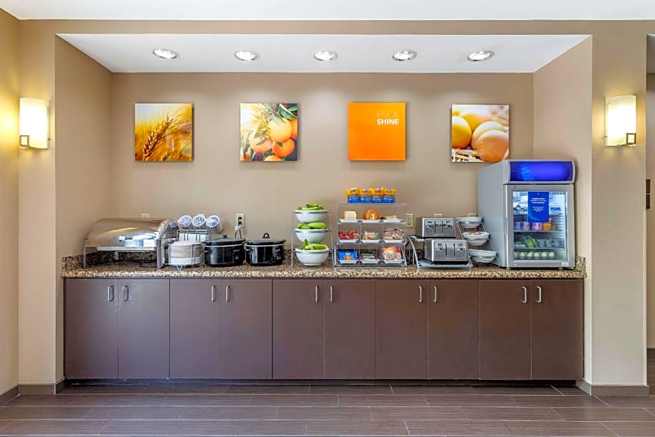 Comfort Suites Manchester near Arnold AFB