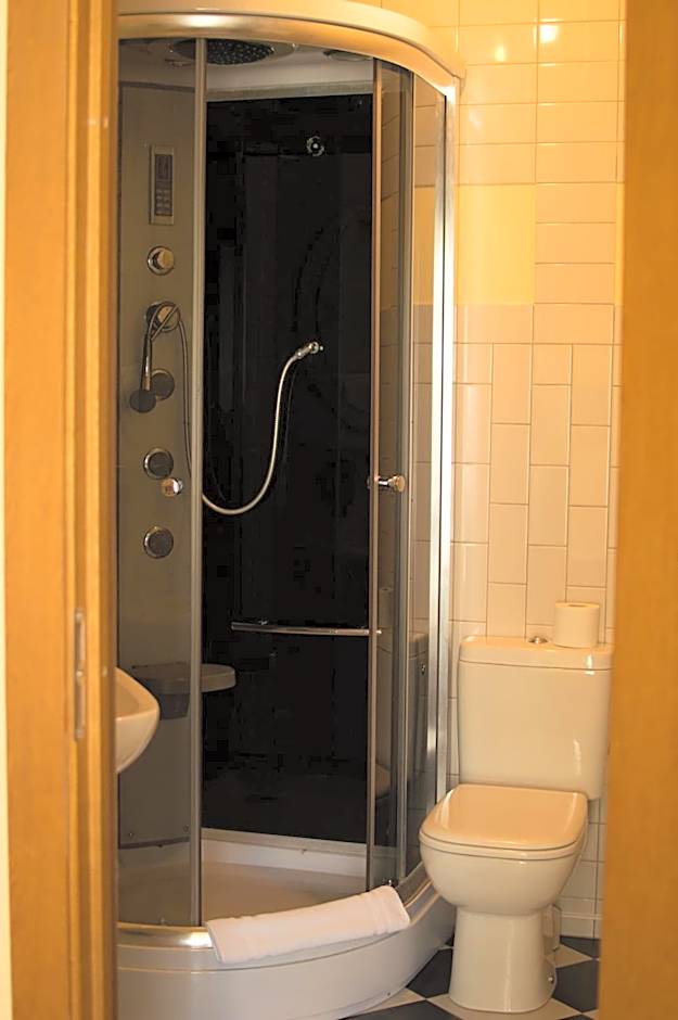 Hotel Pils with Self-Check in