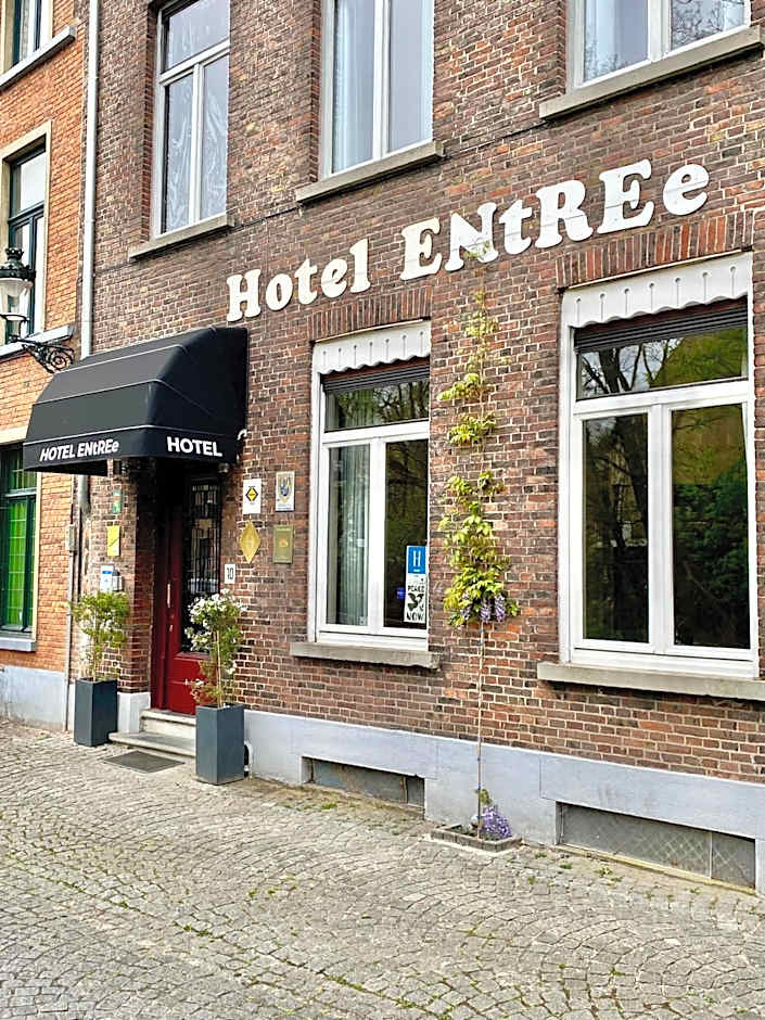 Hotel Entree - View of Canal Bruges