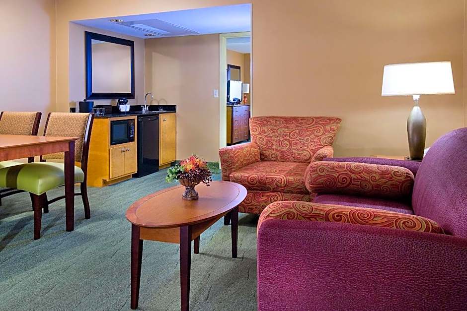 Embassy Suites By Hilton Hotel Kansas City-International Airport