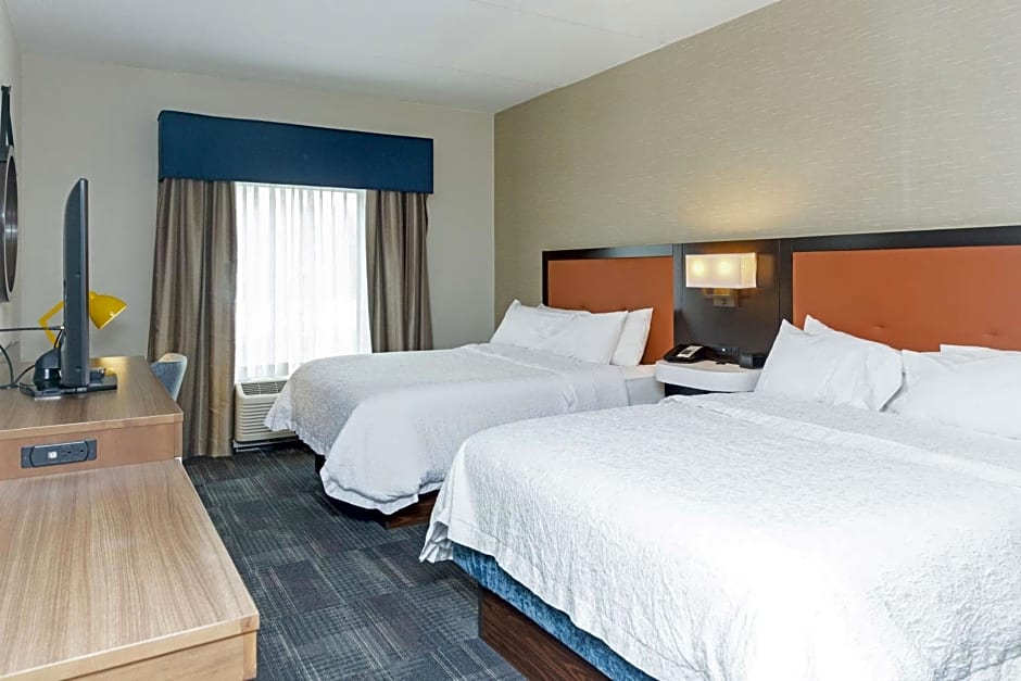 Hampton Inn By Hilton & Suites Morgantown / University Town Centre