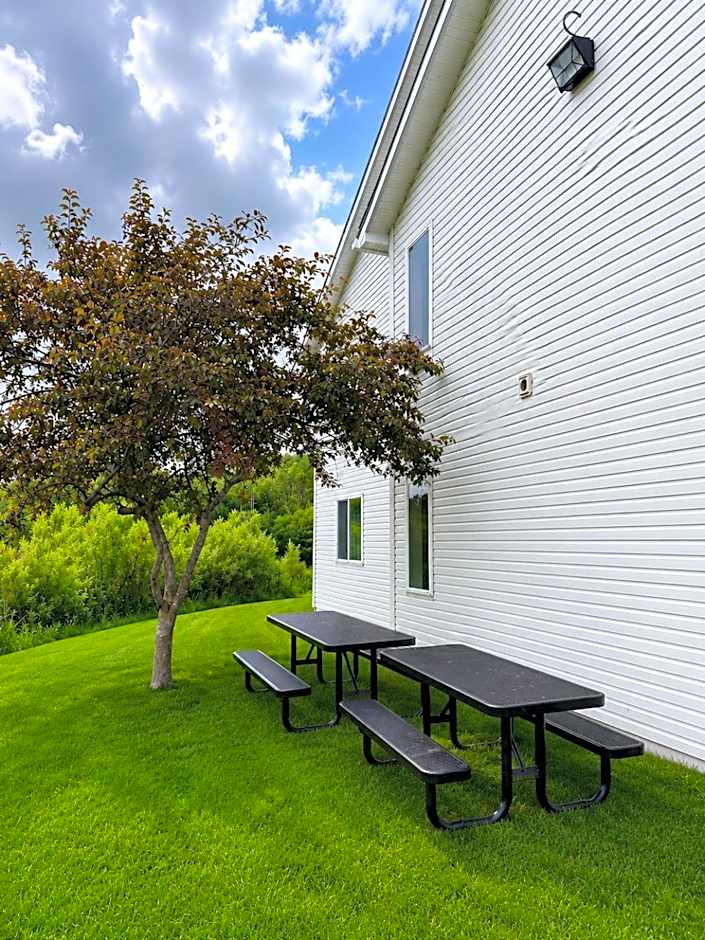 Super 8 by Wyndham Canandaigua