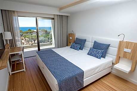 Superior One-Bedroom Apartment with Sea View - Prestige