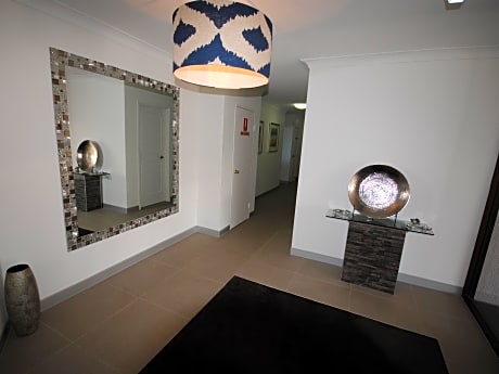 Albatross North Apartments