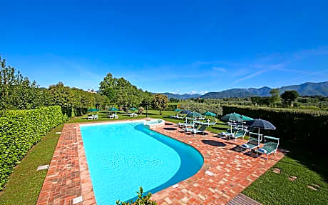 La Romantica Pool and Garden House