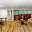 Rodeway Inn & Suites