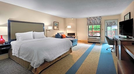 1 King Bed Study With Sofabed Nonsmoking