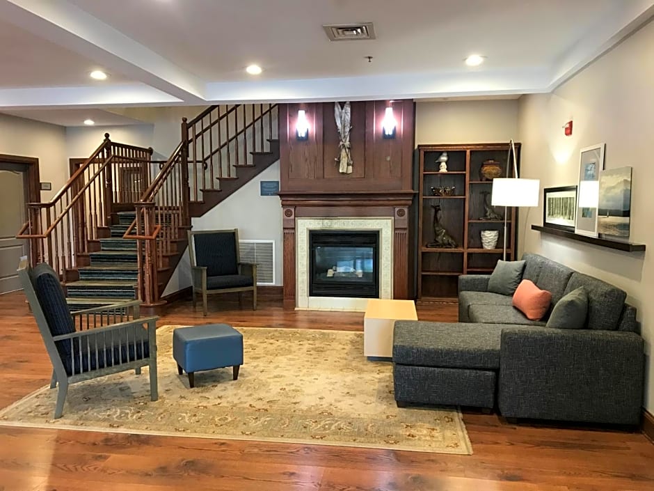 Country Inn & Suites by Radisson Lake George