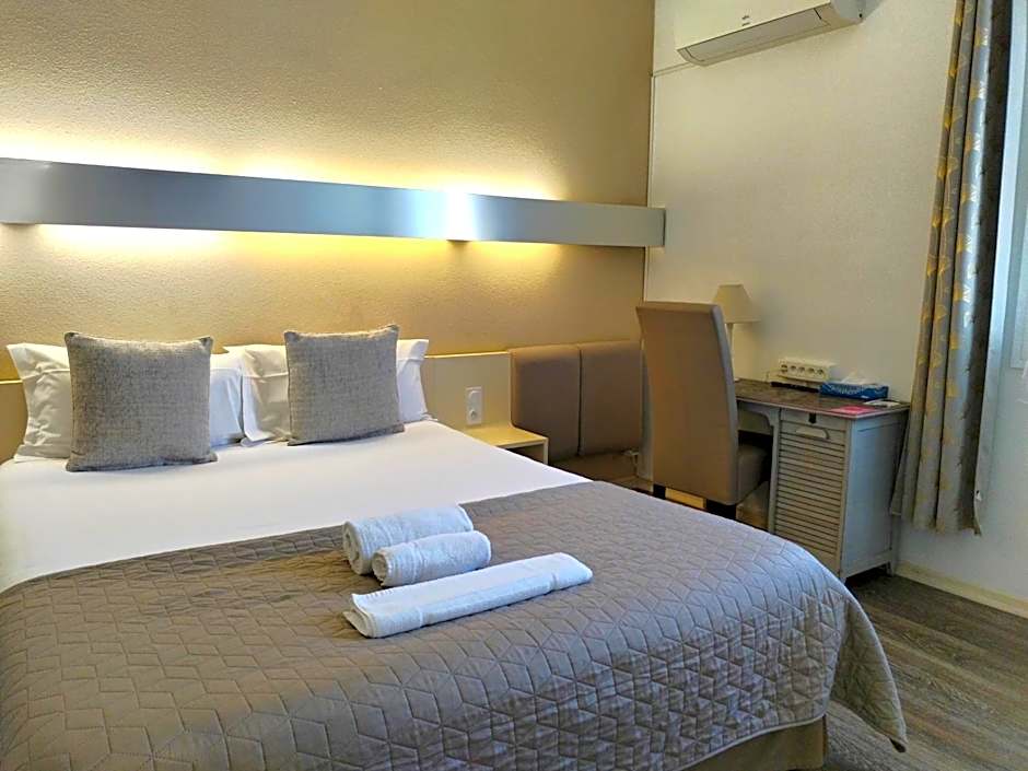 Logis Hotel La Bastide d'Entraigues