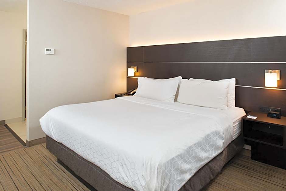 Holiday Inn Express Cincinnati West By IHG