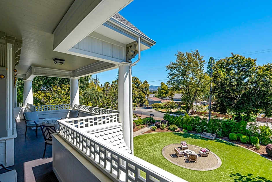 The White House Napa Valley