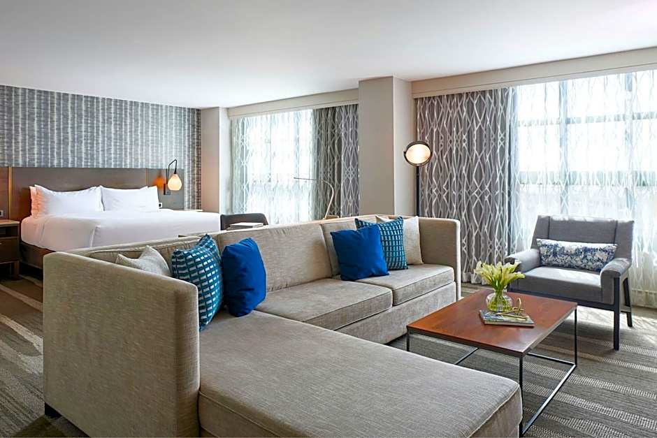 Renaissance Los Angeles Airport Hotel
