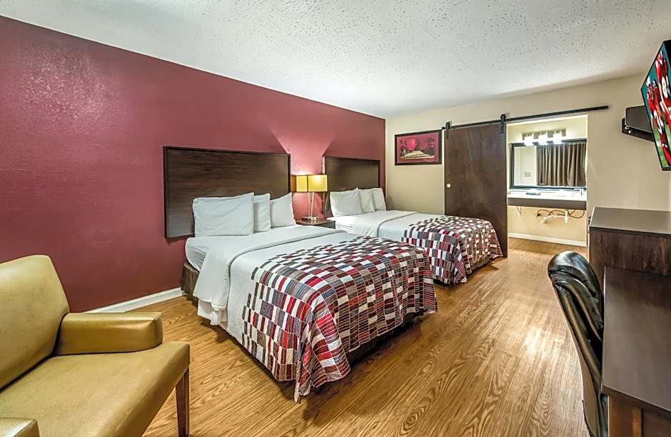 Red Roof Inn & Suites Wapakoneta