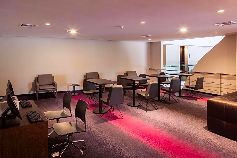 Radisson Hotel Santa Cruz