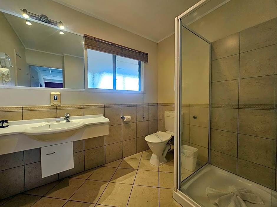 Tui Oaks Motel