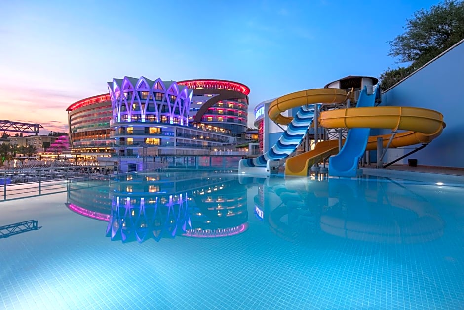 Granada Luxury Okurcalar