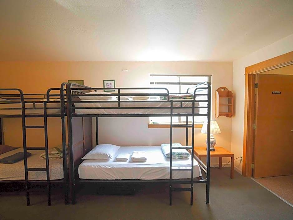 Ashland Commons Hostel