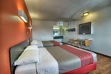 Queen Room with Two Queen Beds - Disability Access - Smoking