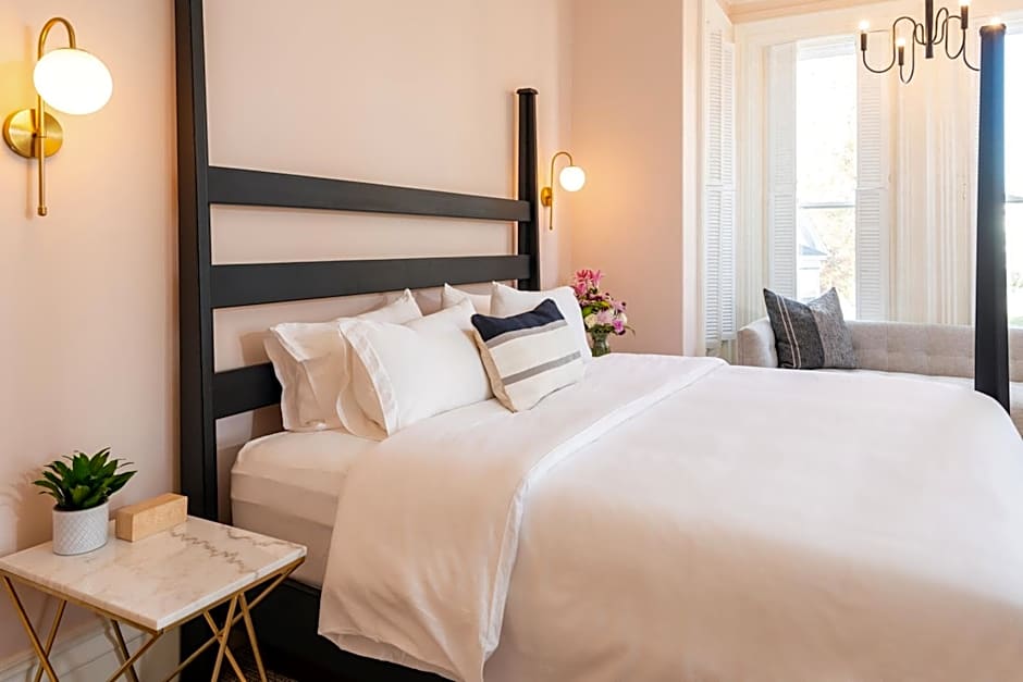 Foto 1 di 7 di Deluxe 1 King Bed Suite
