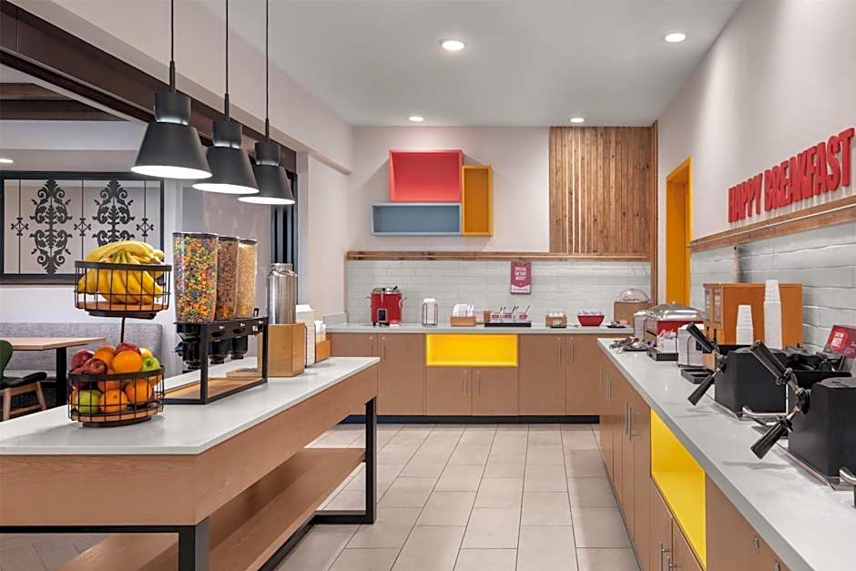 Hampton Inn & Suites Fresno