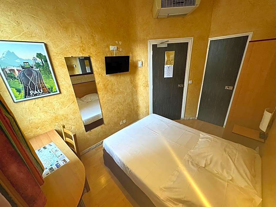 Hôtel Bosquet Pau Centre - Self Check In Budget Hotel