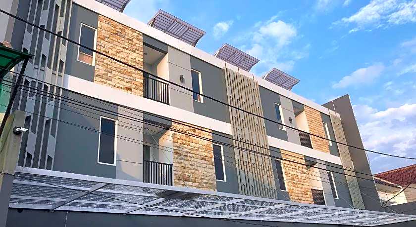 RedDoorz Plus near Politeknik Negeri Malang