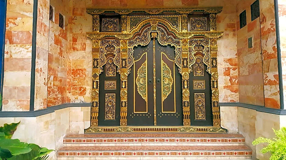 HOTEL SEGARA MANDALA