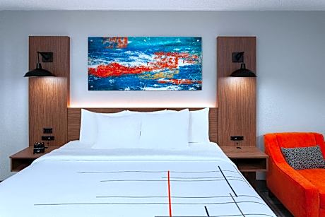 Deluxe King Room