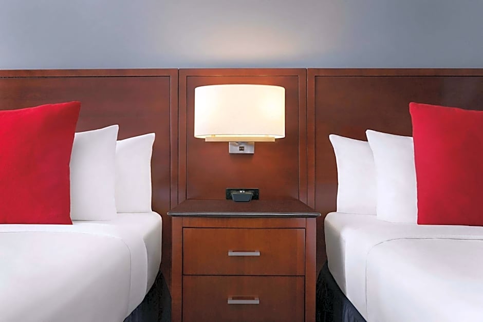 Travelodge Hotel & Convention Center by Wyndham Quebec City