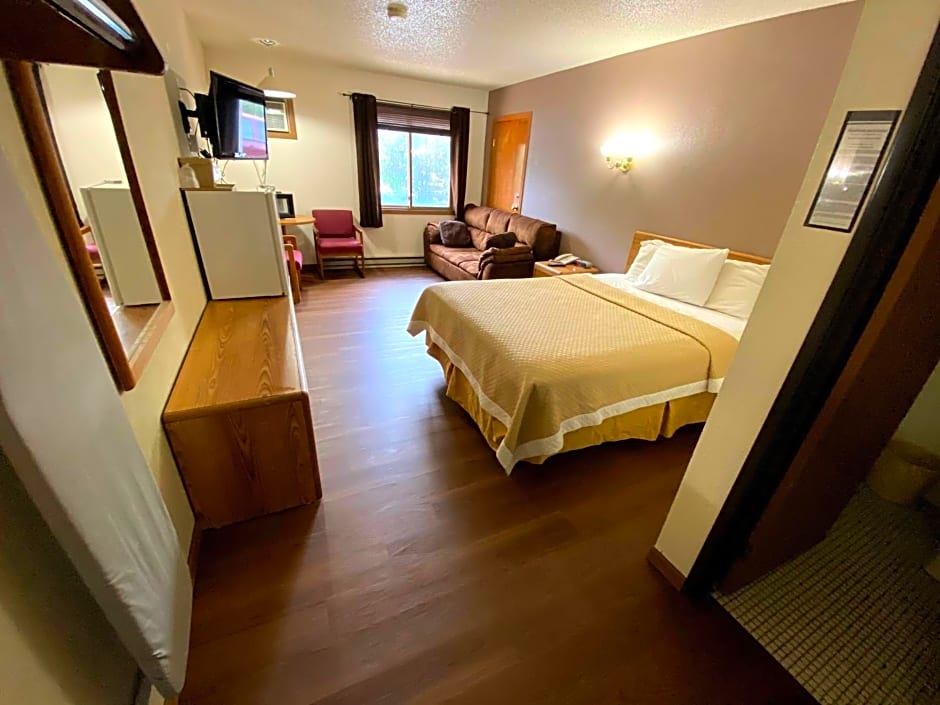 Woodland Inn & Suites