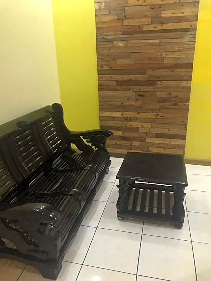 ASHBURN'S TRANSIENT BAGUIO - 3rd to 5th floor BASIC SLEEP and GO Accommodation, WITH PARKING, NO ELEVATOR