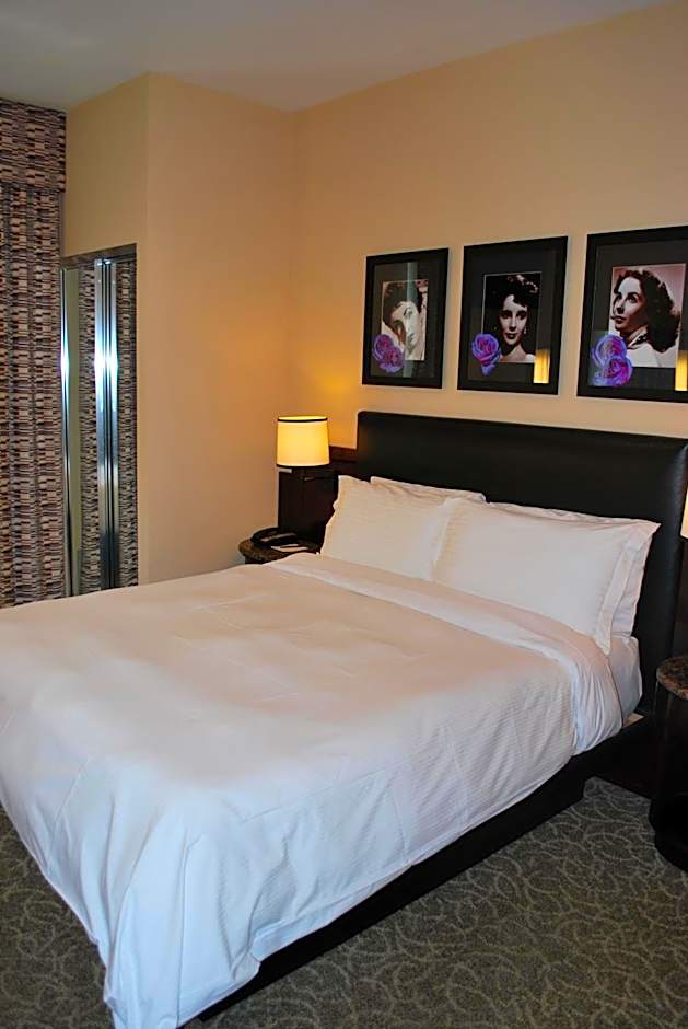 Washington Square Hotel