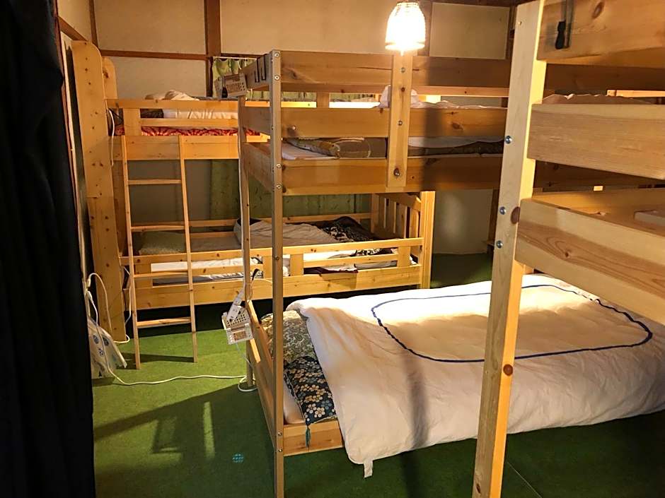 日本一しょぼいゲストハウス ウタラといかん Poor and Shabby GuestHouse "UtaraToikan"