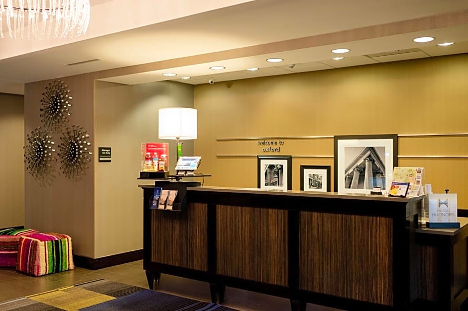 Hampton Inn By Hilton Oxford Conference Center