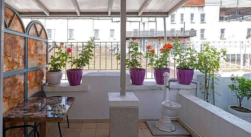 Ragip Pasha Apartment