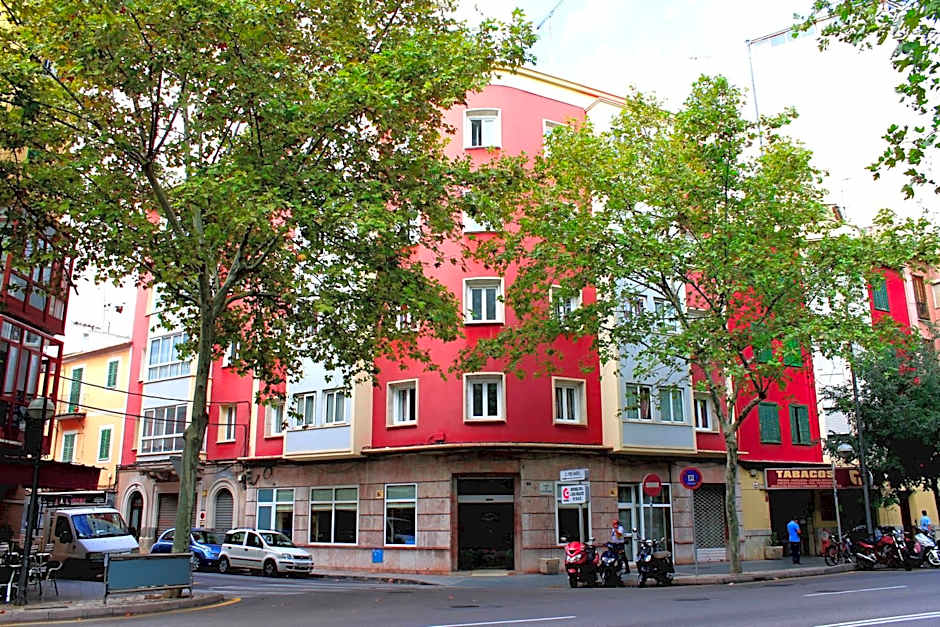 Zdjęcie 1 z 42 — Hotel Amic Colon