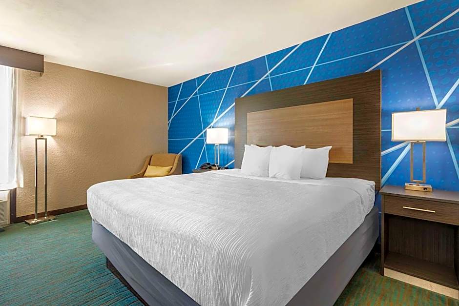 Comfort Inn Dallas North Love Field Airport