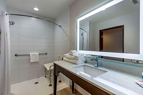 King Suite with Accessible Tub - Accessible/Non Smoking