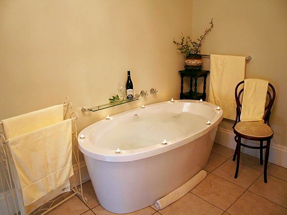 Leeuwenbosch Country House - Amakhala Game Reserve