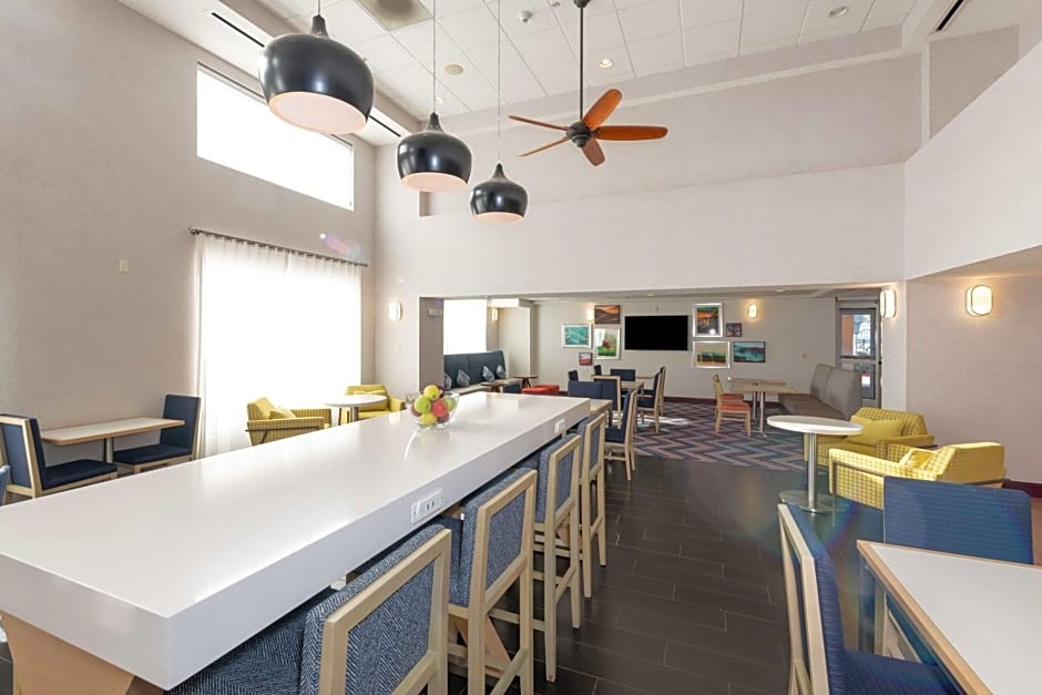 Hampton Inn By Hilton & Suites Pittsburg