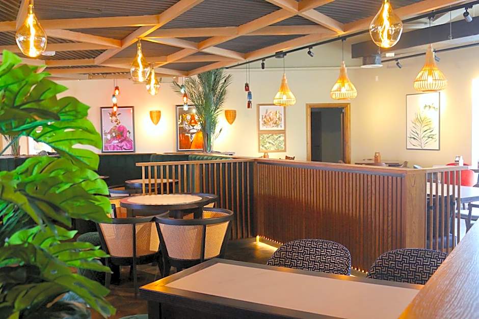 Hex Wildlife Hotel at Yorkshire Wildlife Park