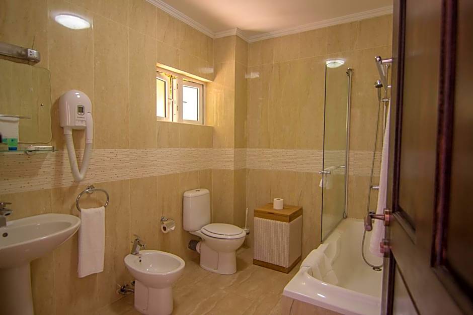 Treasure Cove Hotel & Restaurant